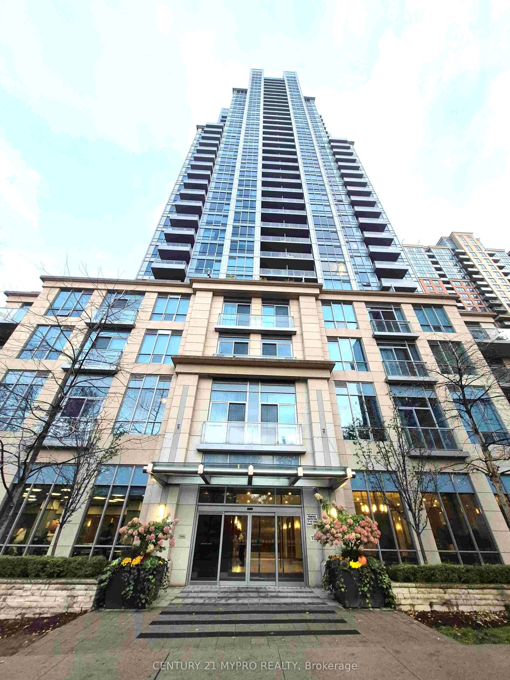 15 Viking Lane 1705, Toronto W08