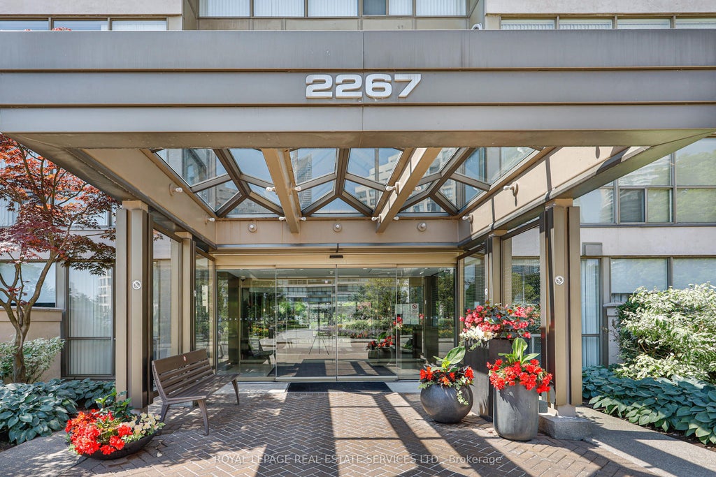 2267 Lake Shore Boulevard W 707, Toronto W06