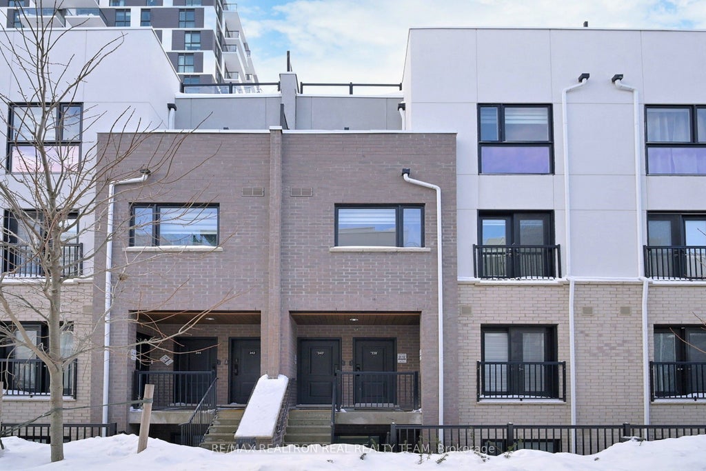 349 Wheat Boom Drive 338, Oakville