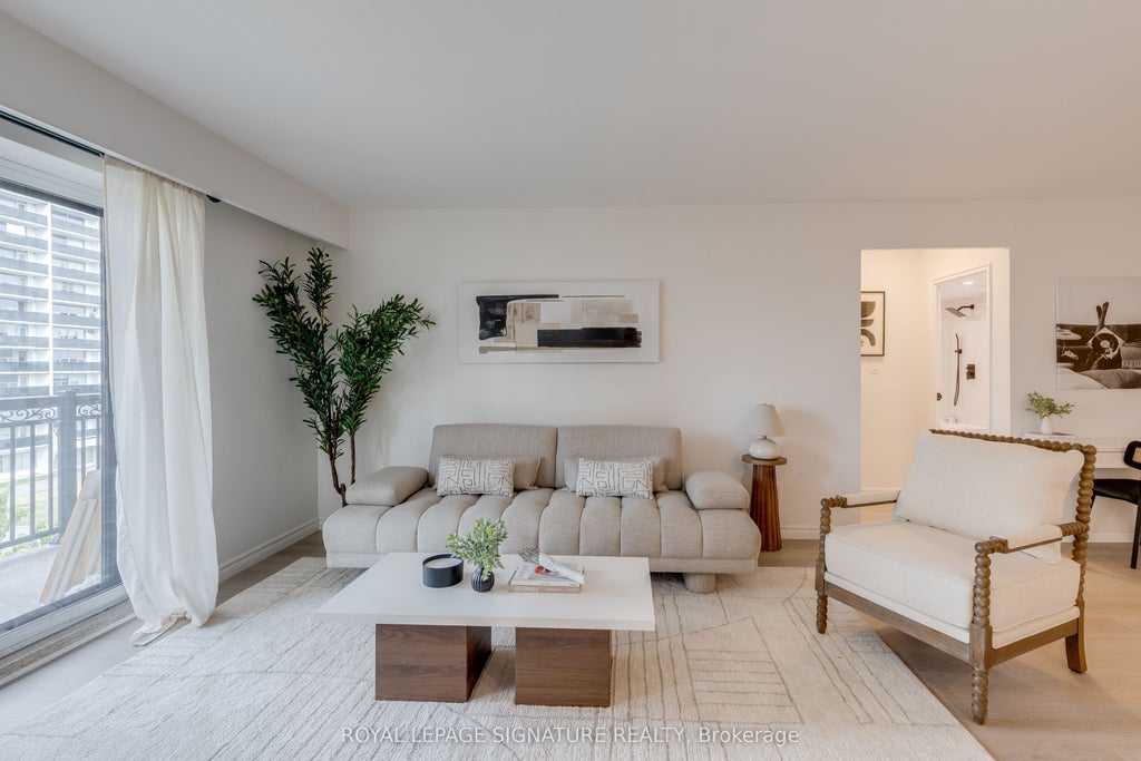 557 The East Mall N/a 506, Toronto W08