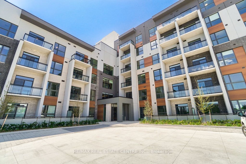 95 Dundas Street W 119, Oakville