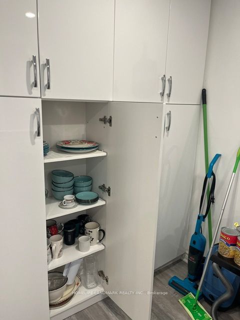 812 Burnhamthorpe Road W 1409, Toronto W08