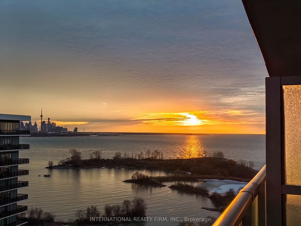 33 Shore Breeze Drive 1608, Toronto W06