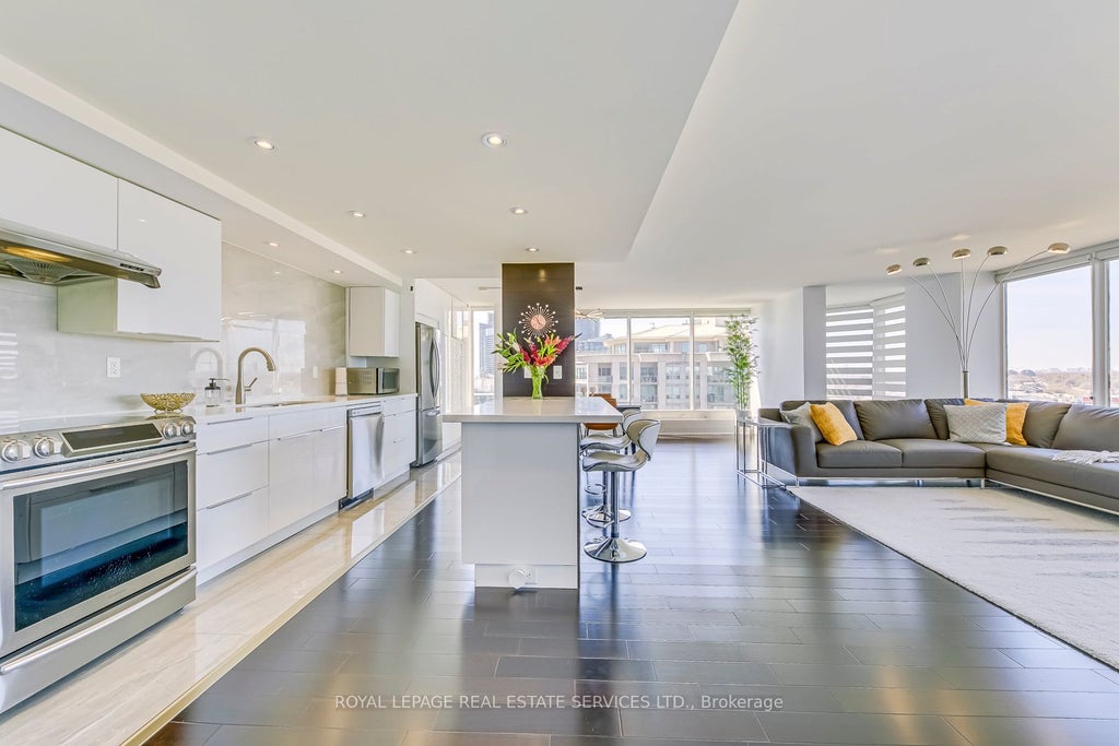 2045 Lake Shore Boulevard W 1607, Toronto W06