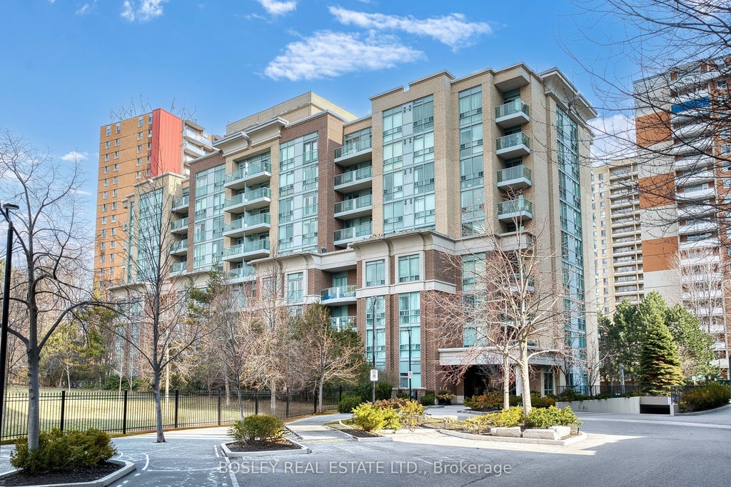 17 Michael Power Place 706, Toronto W08