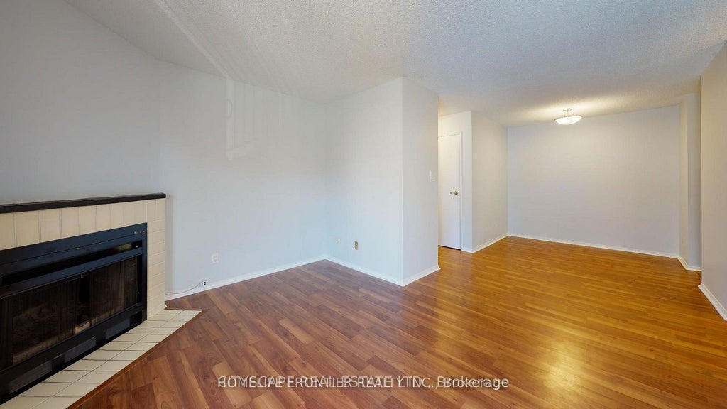 1450 Glen Abbey Gate 922, Oakville