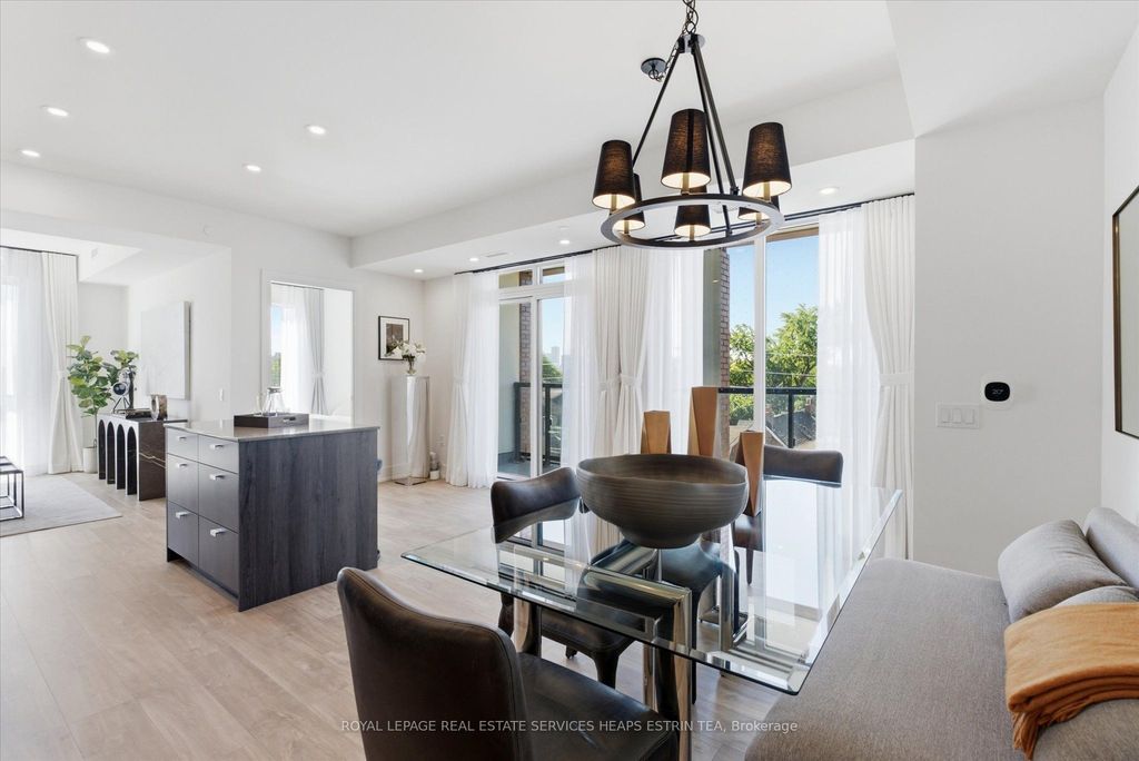 858 Dupont Street 328, Toronto W02