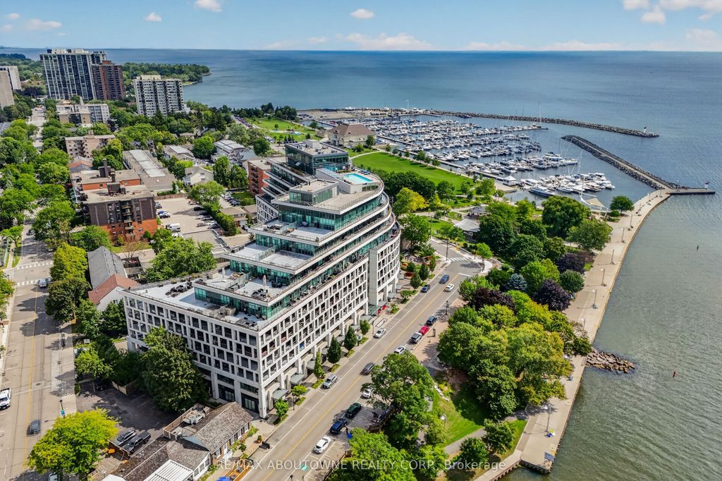 11 Bronte Road 808, Oakville