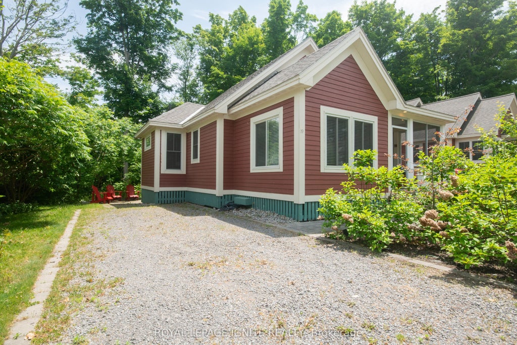 19 Summer Village Lane 208, Prince Edward County