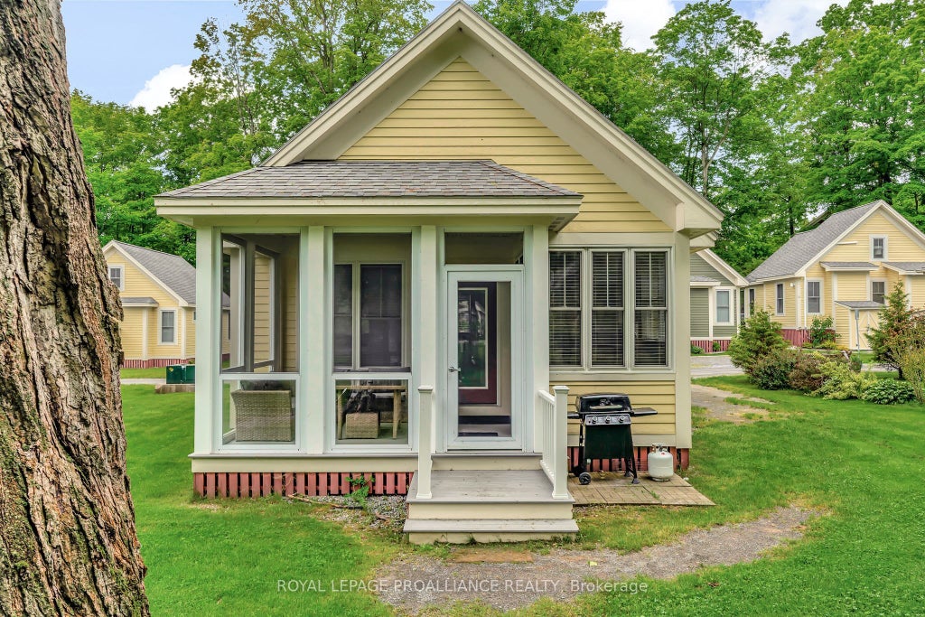 9 Hollow Lane, Prince Edward County