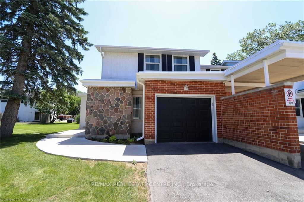 423 Keats Way 1, Waterloo