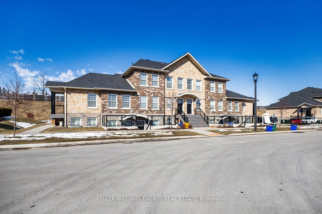 450 Lonsberry Drive 310, Cobourg