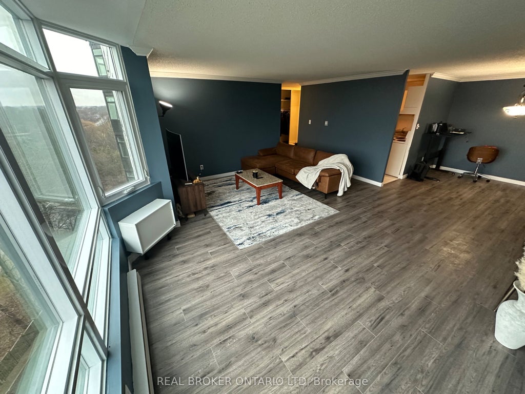 45 Pond Mills Road 803, London South