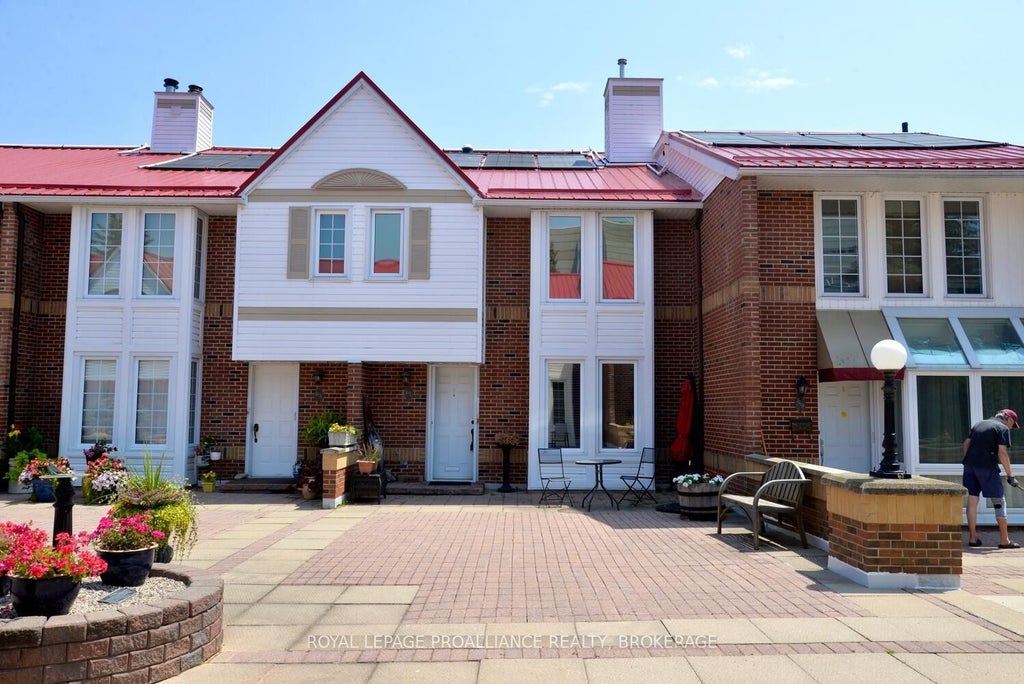 1 Place D'armes N/a 61, Kingston