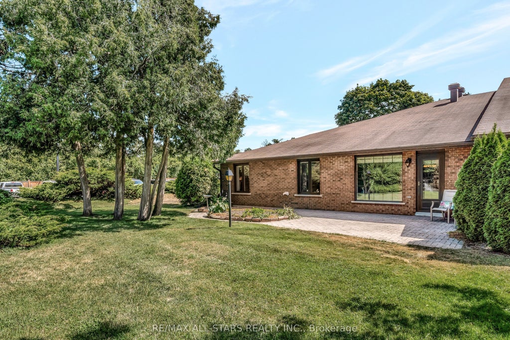 200 East Street S 101, Kawartha Lakes