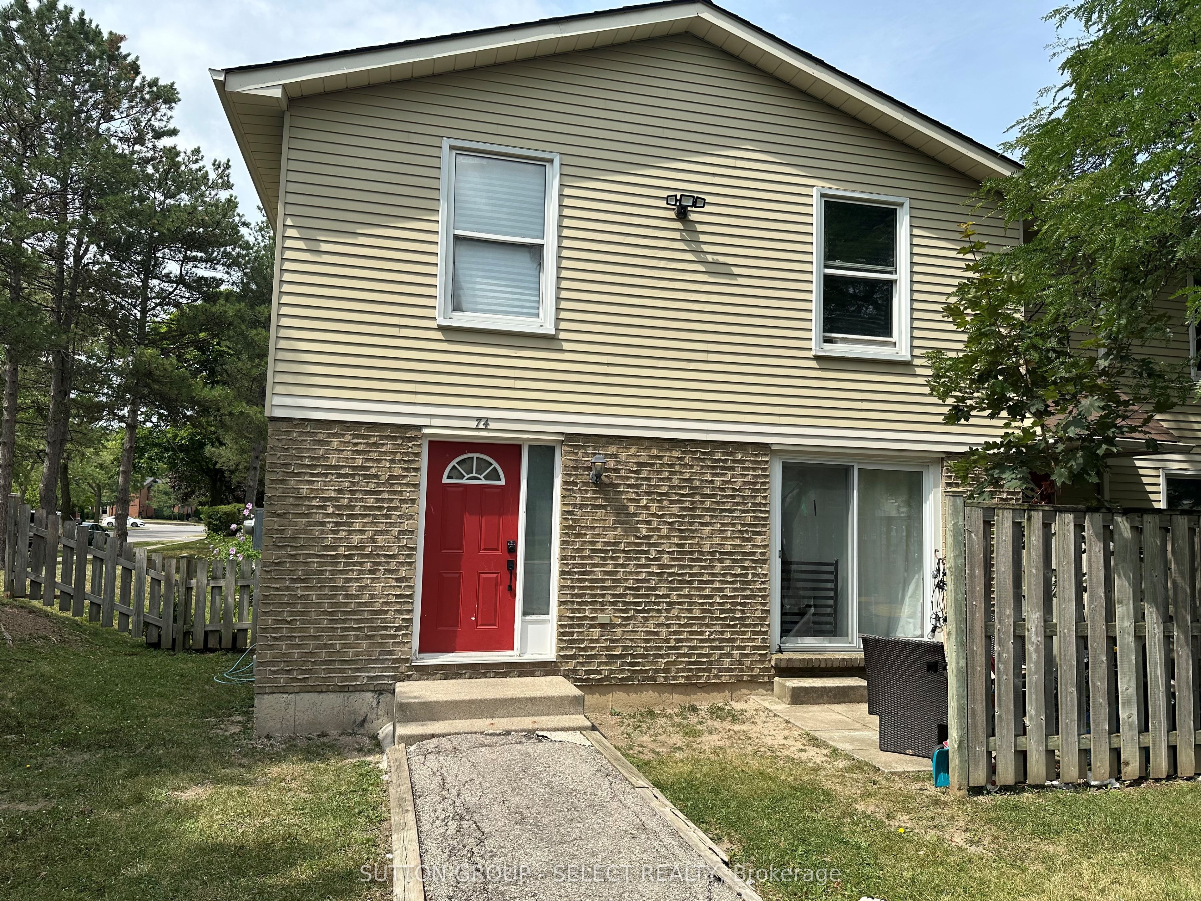 Photo of Listing #X12334203