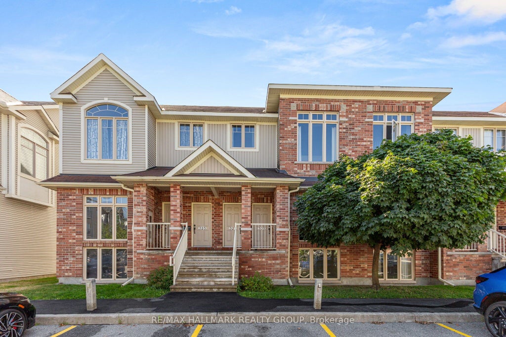 325 Elite Private 7, Barrhaven