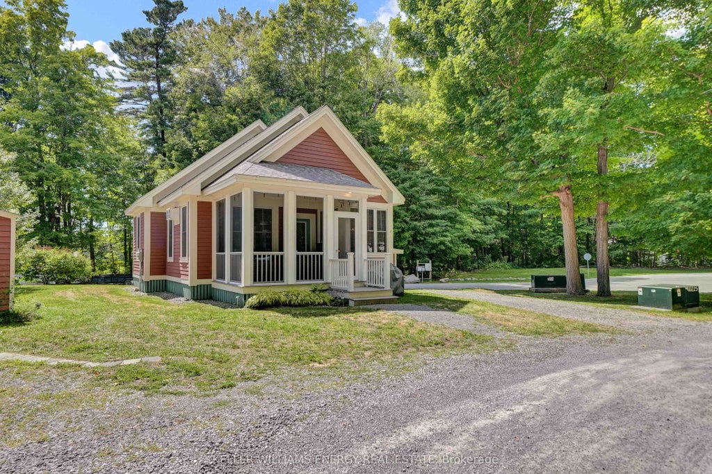 2 Pine Forest Lane, Prince Edward County