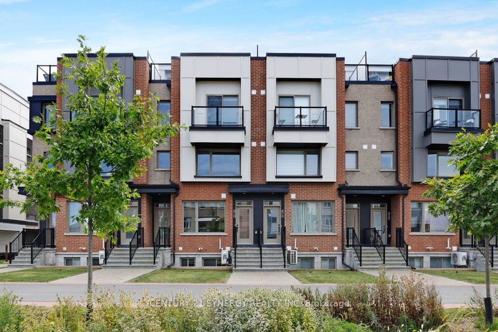 816 Mikinak Road S, Manor Park - Cardinal Glen and Area