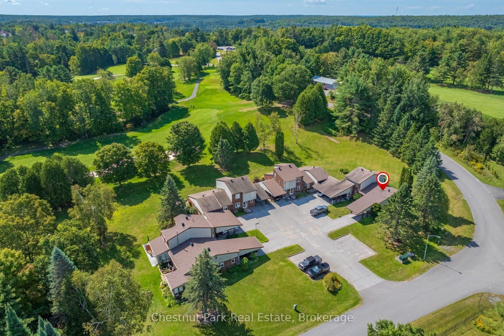 15 Golf Course Road 8, Bracebridge