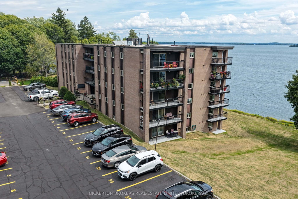 610 William Street S 301, Gananoque