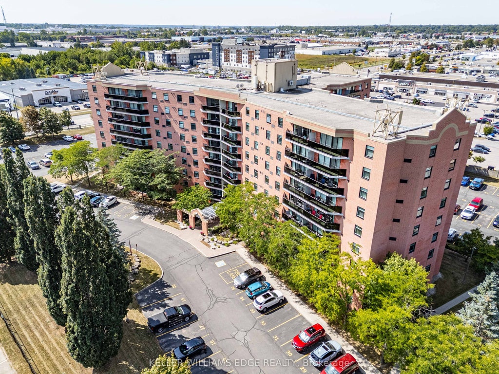 9 Bonheur Court 807, Brant