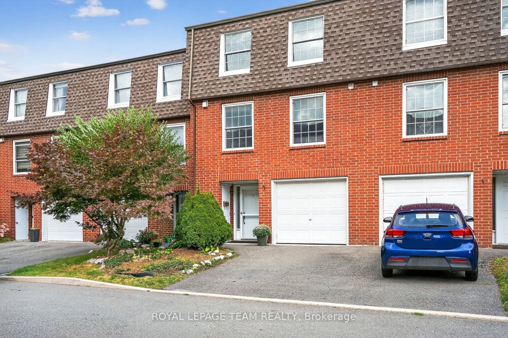 9 Moorside Private, Mooneys Bay - Carleton Heights and Area