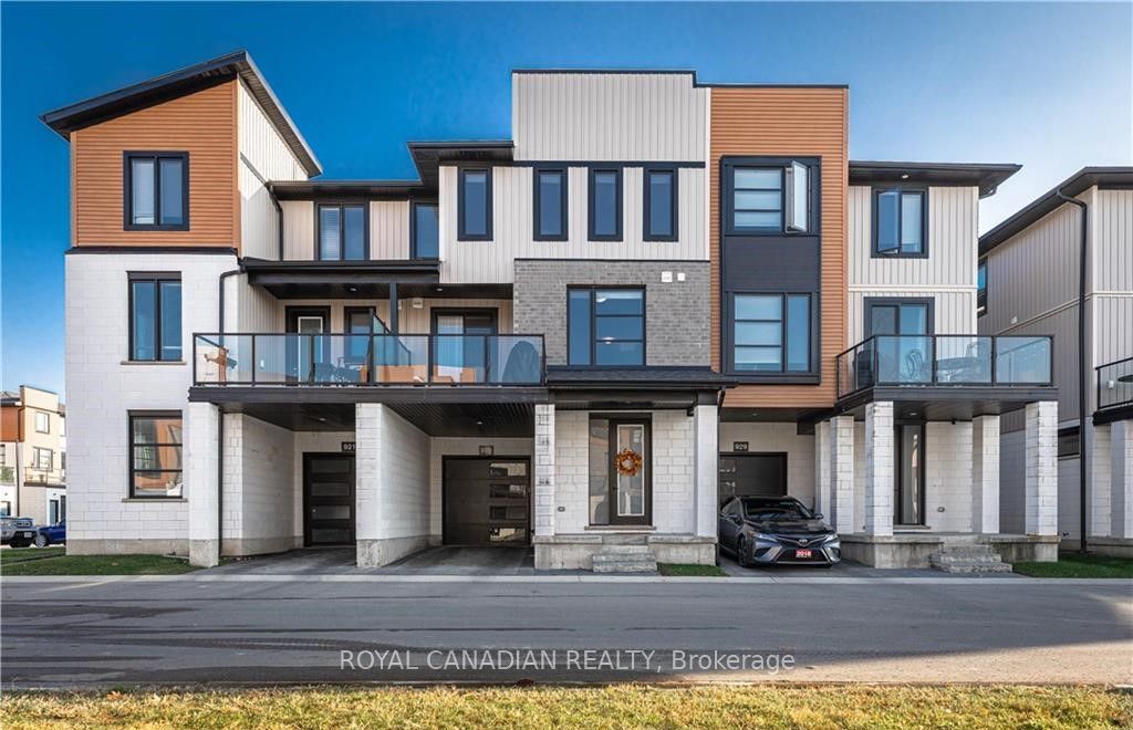 925 Manhattan Way 152, London North