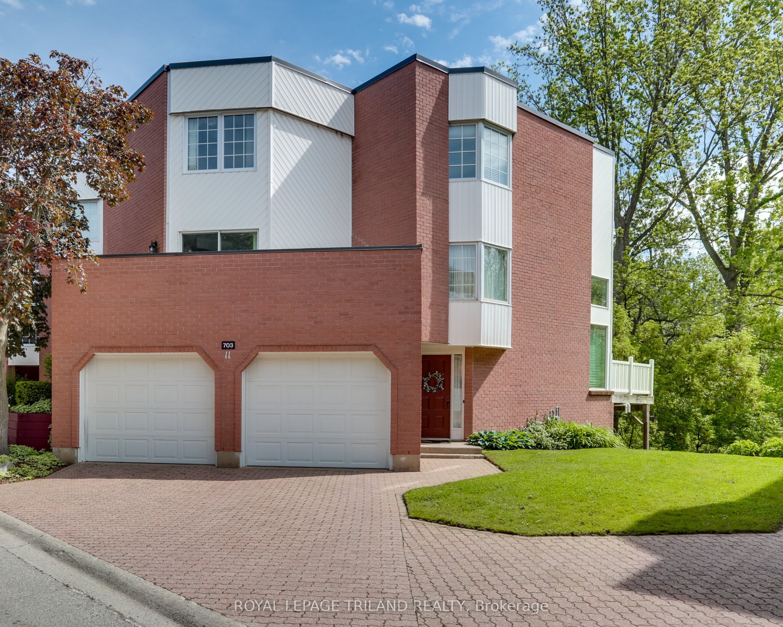 Photo of Listing #X12400010