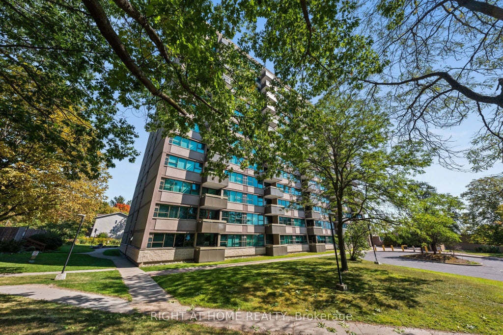 555 Brittany Drive 106, Manor Park - Cardinal Glen and Area