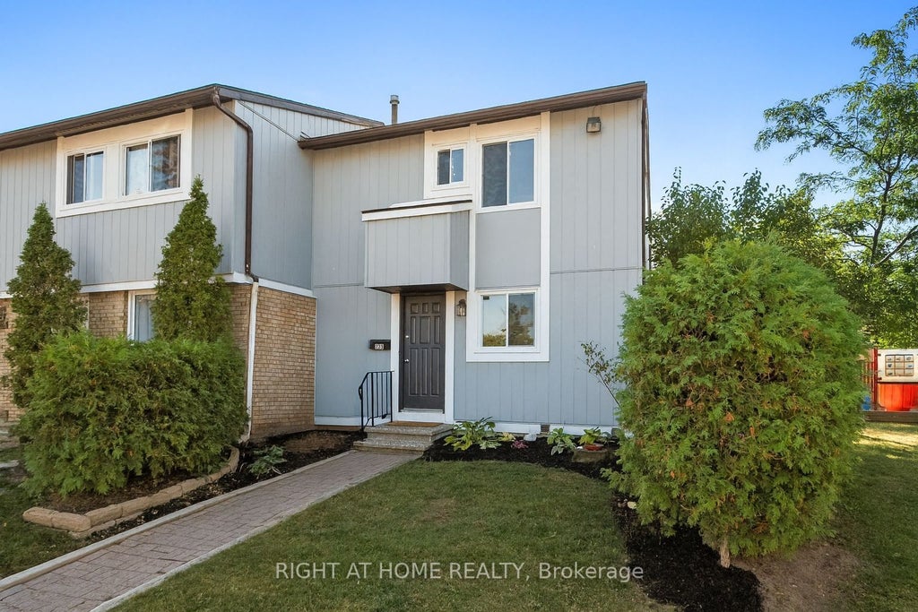 235 Thistledown Court, Barrhaven