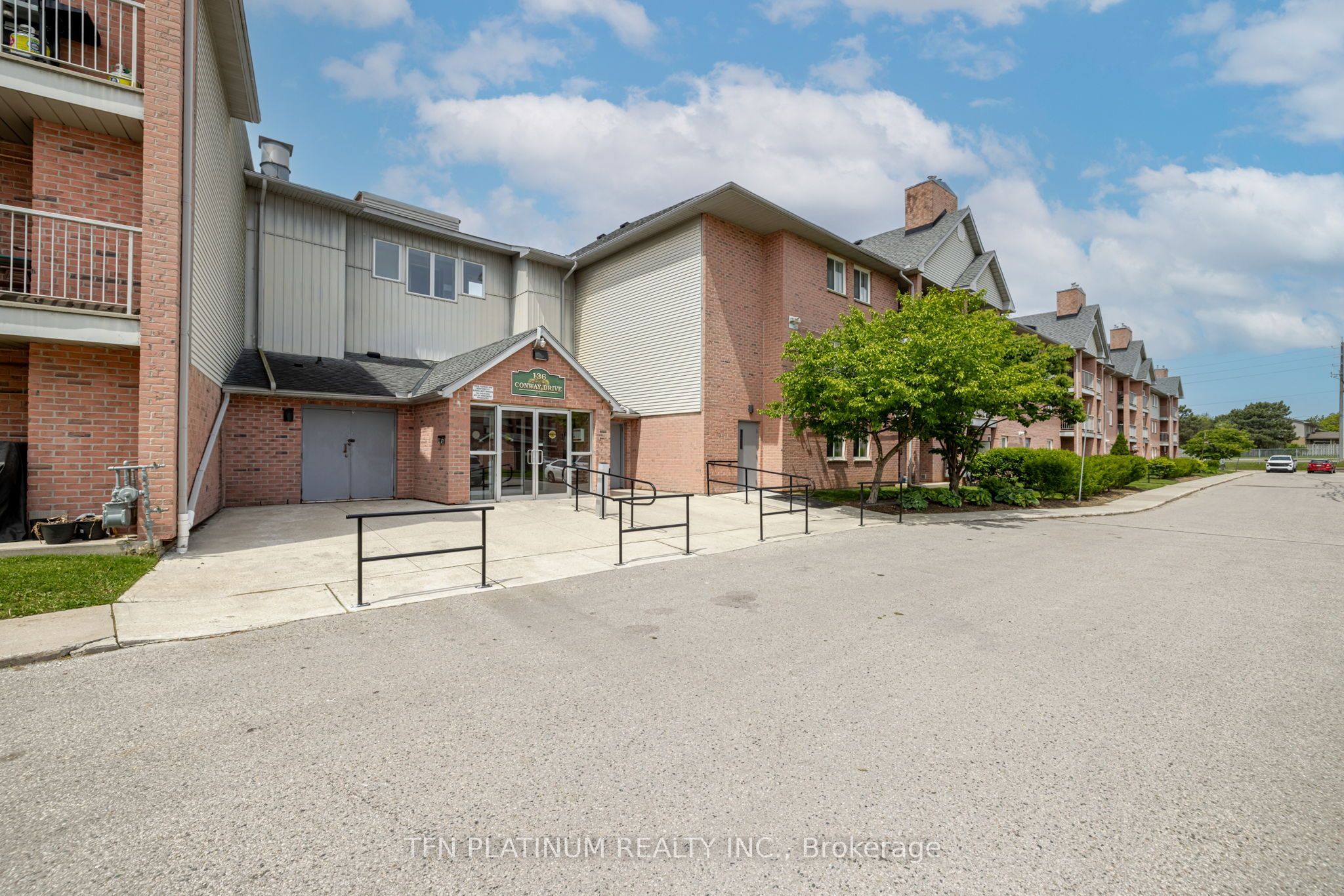 Photo of Listing #X12412837