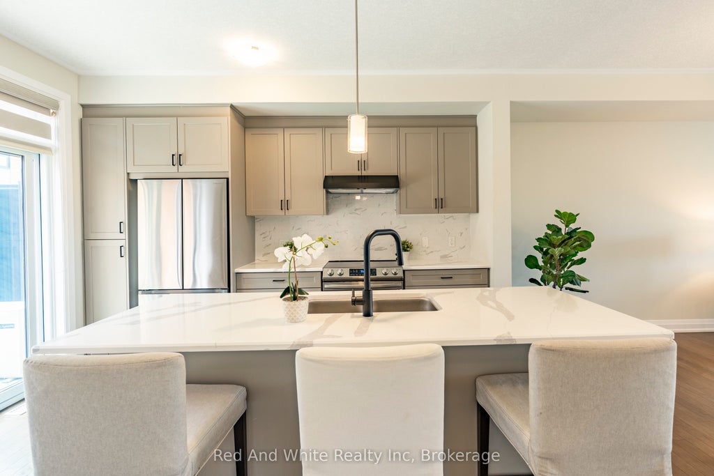 271 Grey Silo Road 54, Waterloo