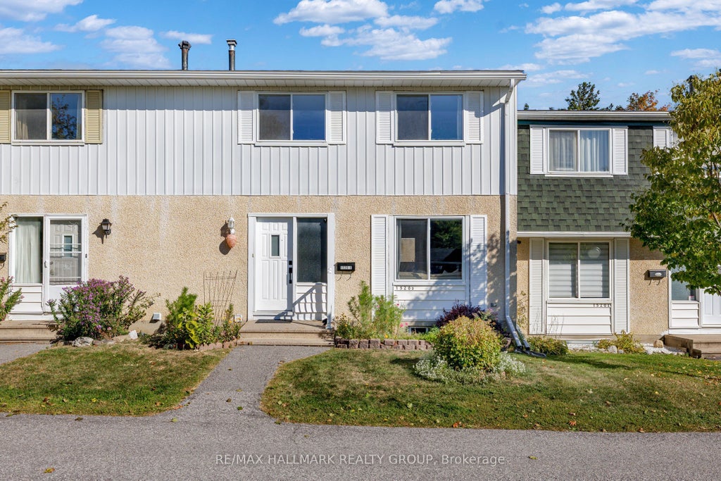 1520 Beaverpond Drive D, Cyrville - Carson Grove - Pineview