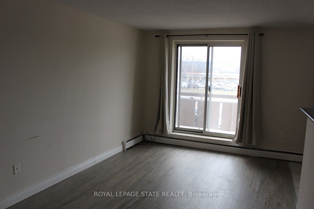 851 Queenston Road 204, Hamilton