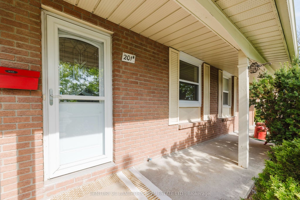 201 North Park Street H, Belleville