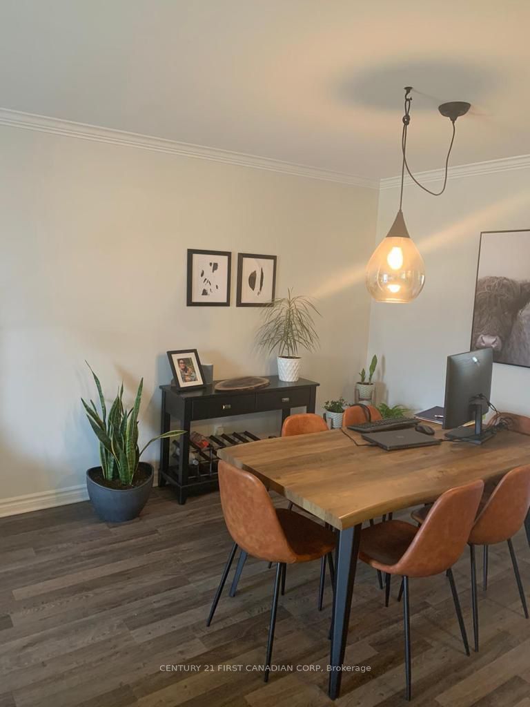 Photo of Listing #X12422428