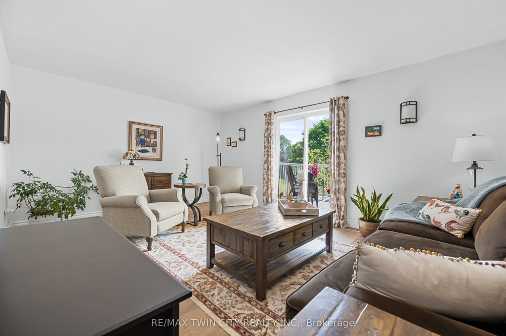 301 Carlow Road 18, Central Elgin