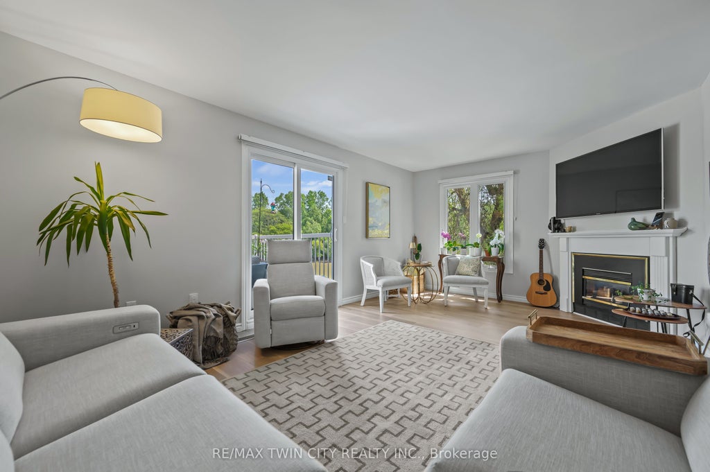 301 Carlow Road 43, Central Elgin