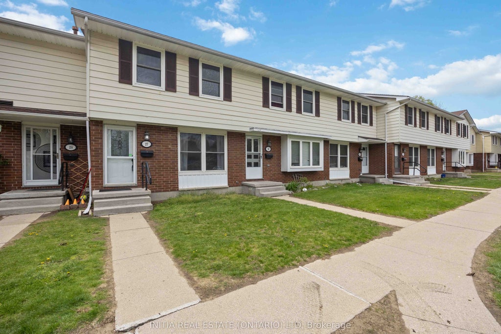 825 Exmouth Street 27, Sarnia