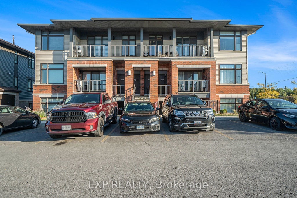 70 Jaguar Private H, Kanata