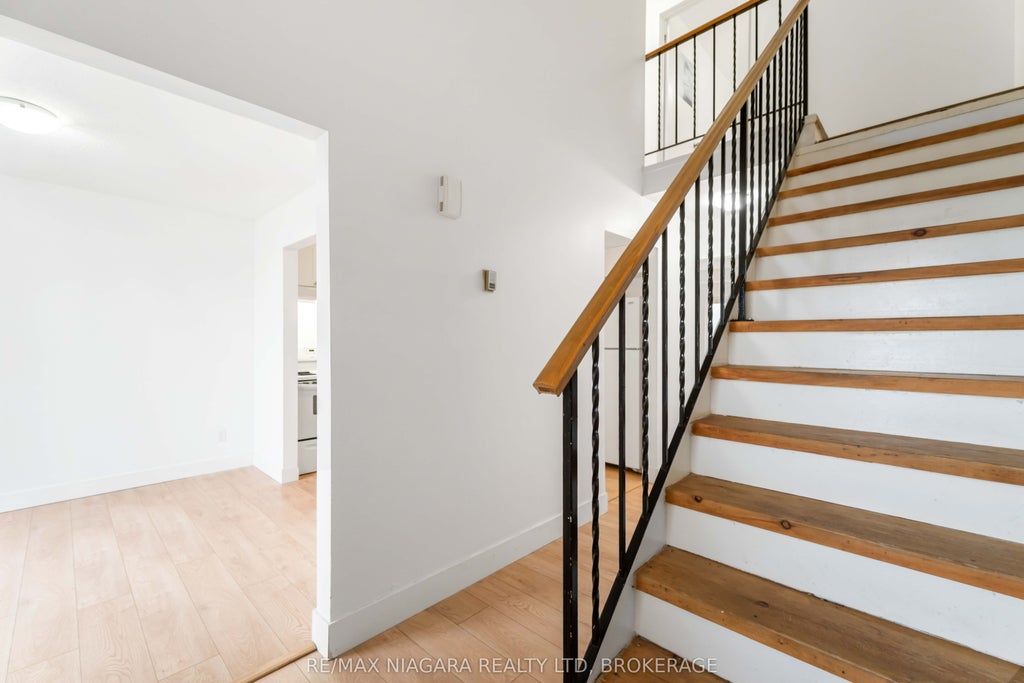 100 Brownleigh Avenue 112, Welland