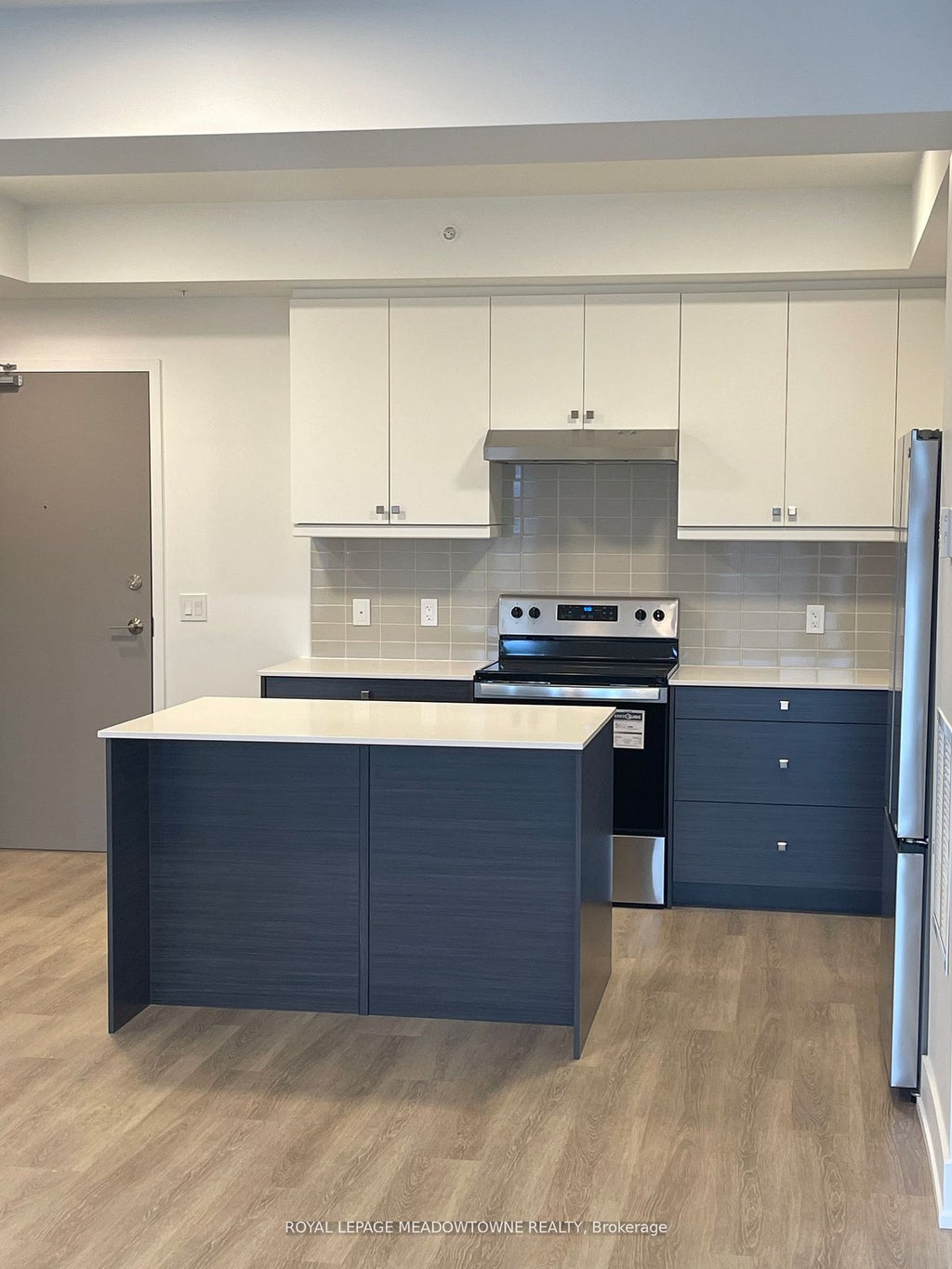 19b West Street N 407, Kawartha Lakes