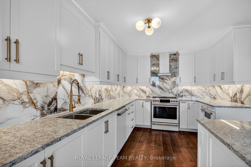 515 St Laurent Boulevard 2509/2510, Manor Park - Cardinal Glen and Area