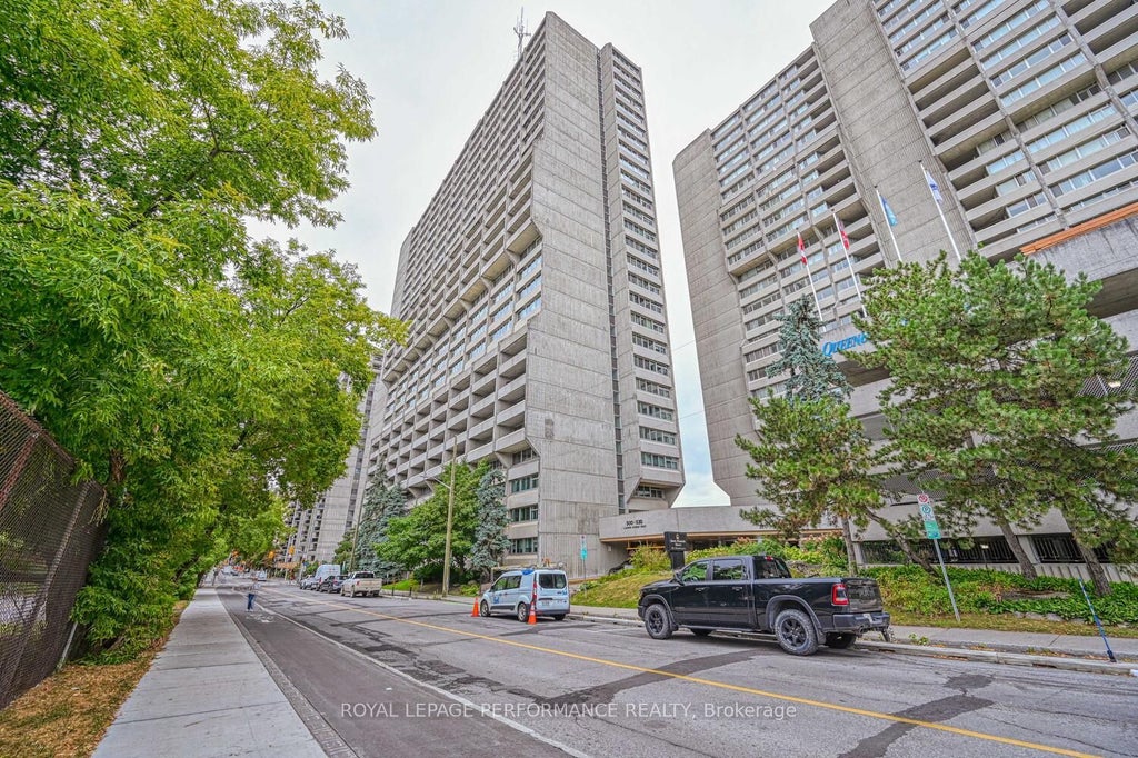 500 Laurier Avenue W 2103, Ottawa Centre