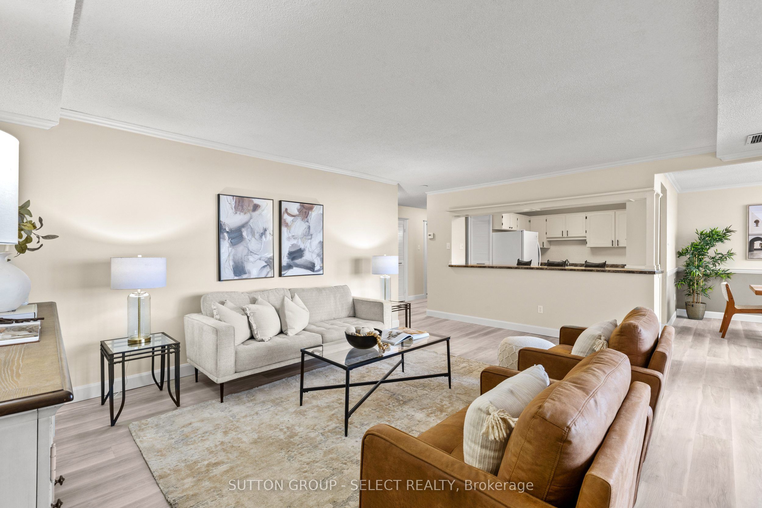 Photo of Listing #X12452995