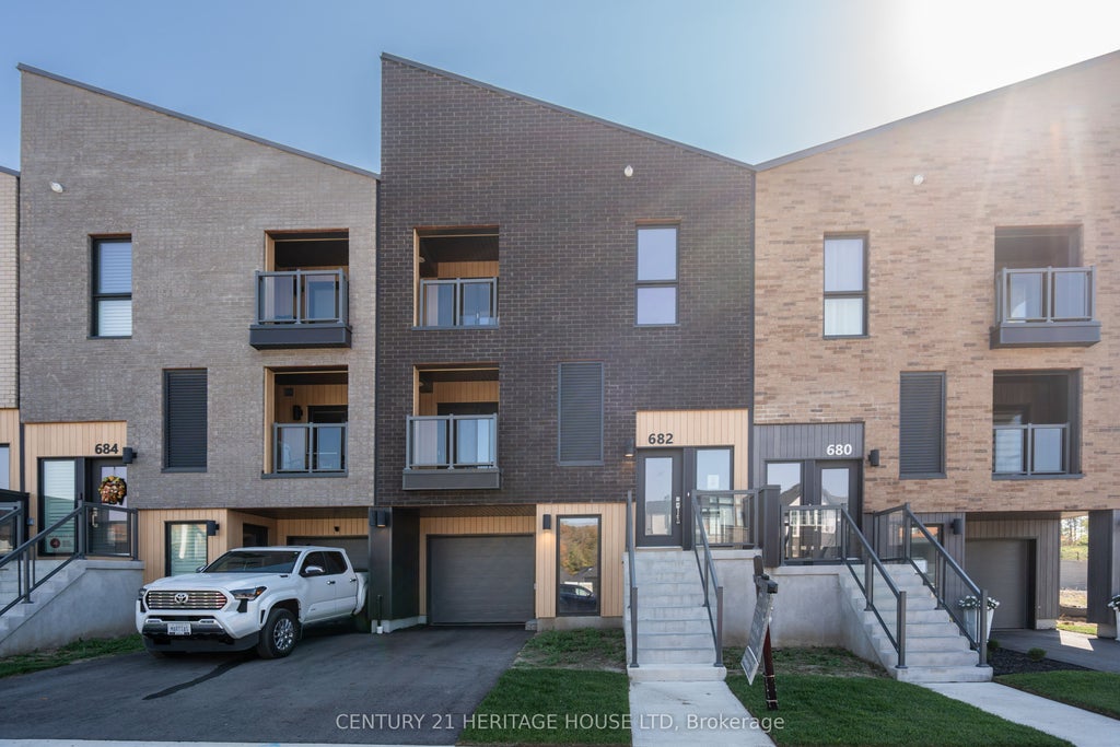 682 Benninger Drive, Kitchener