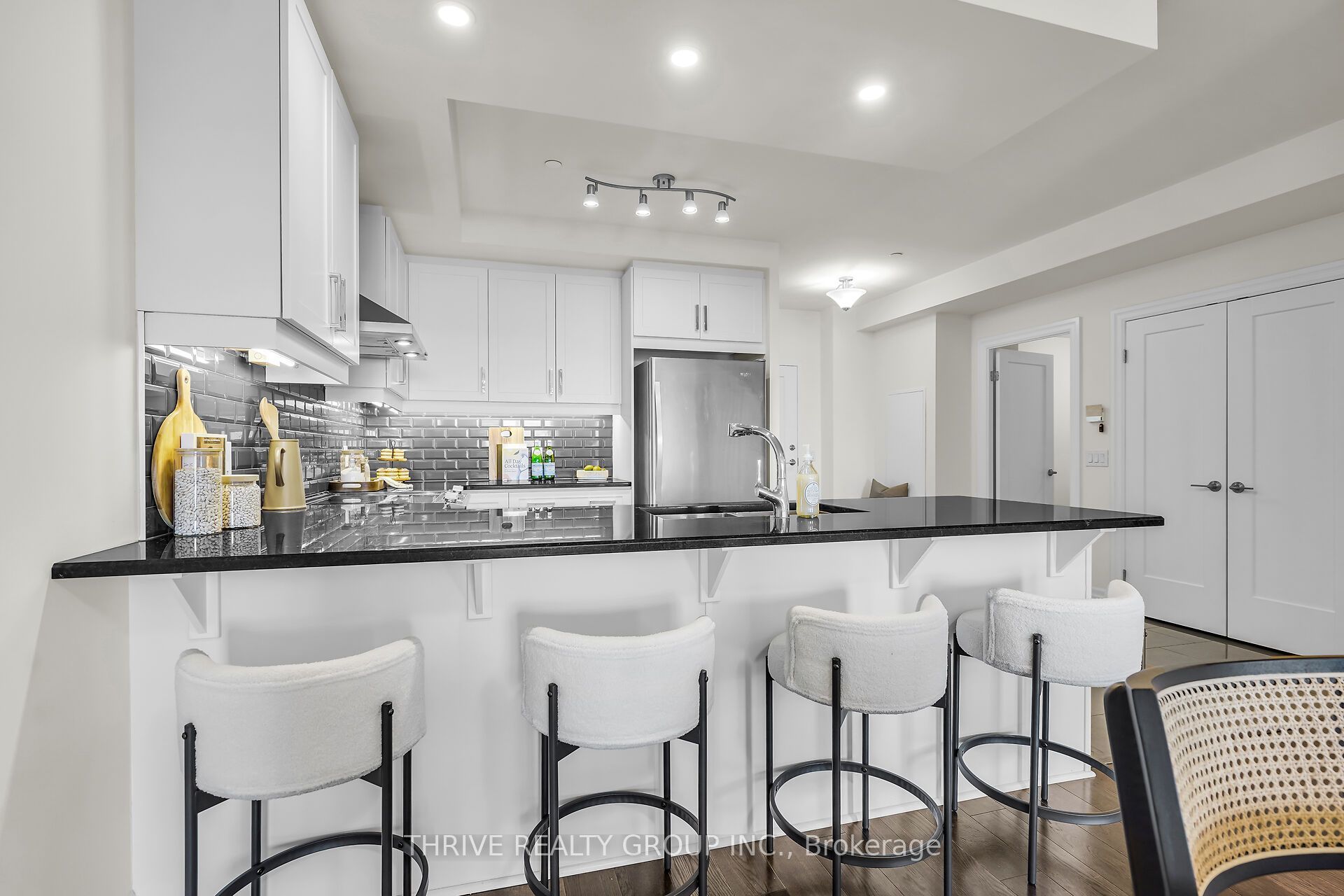 Photo of Listing #X12455092