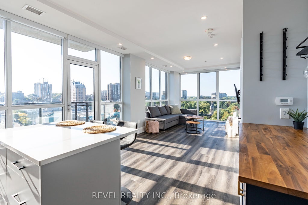 60 Charles Street W 5, Kitchener