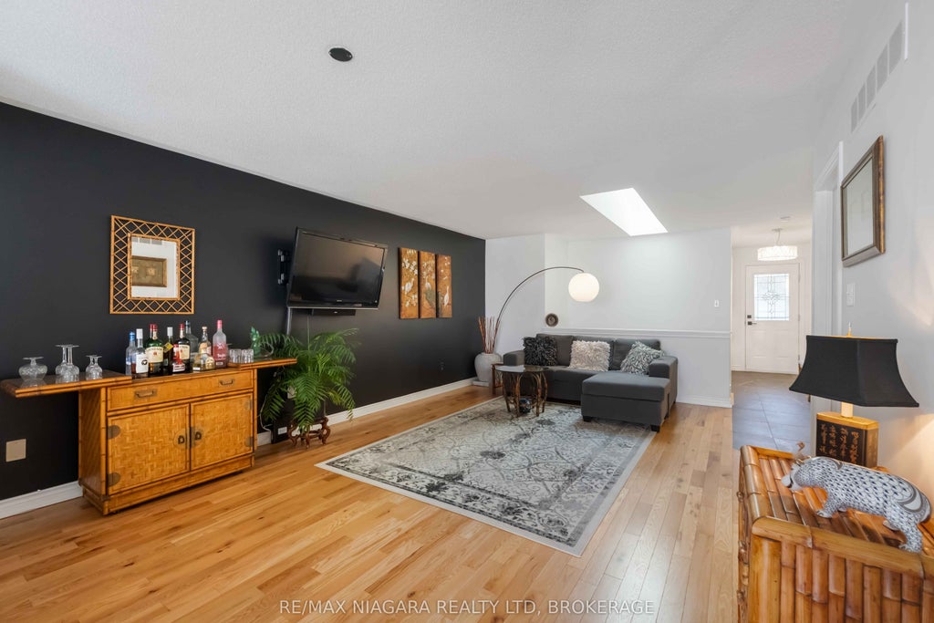 165 Main Street E 14, Grimsby